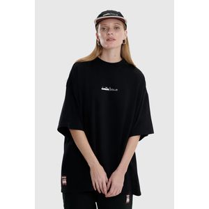 Camiseta Unissex Baw X Diadora New Over Colors Preto